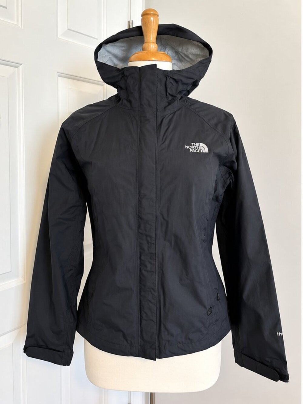 The North Face Women’s HyVent Waterproof Hooded Rain Jacket | Size Small